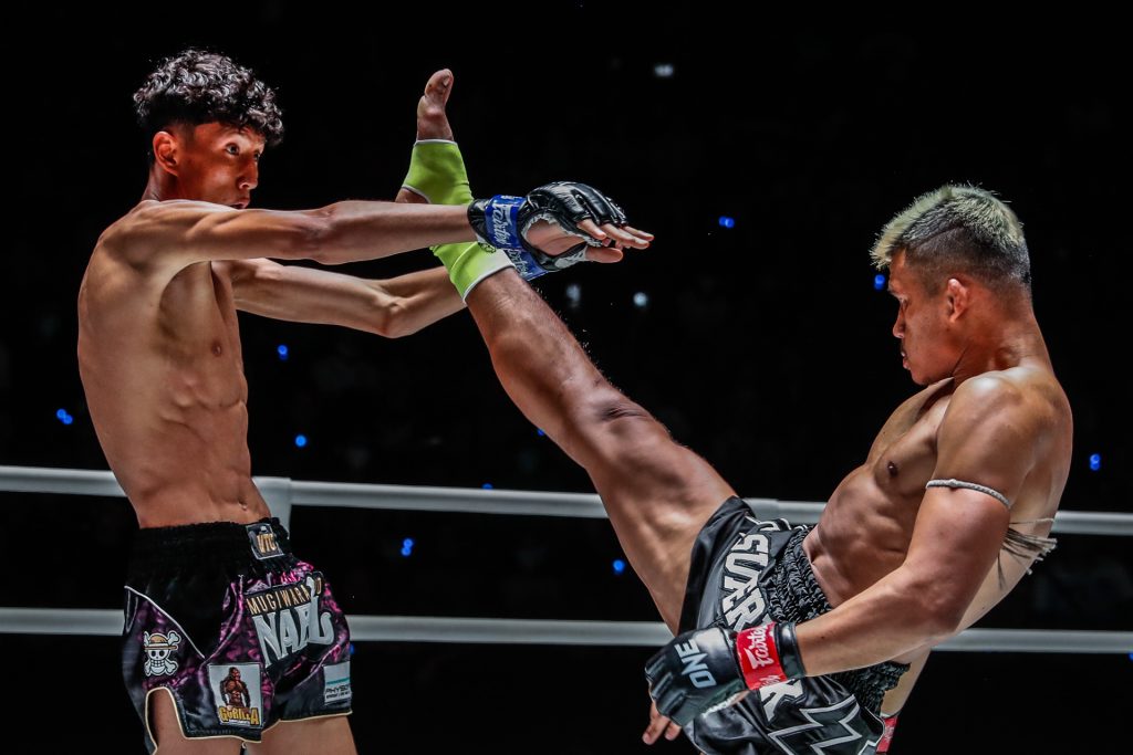 Superlek Kiatmoo9 kicks Nabil Anane