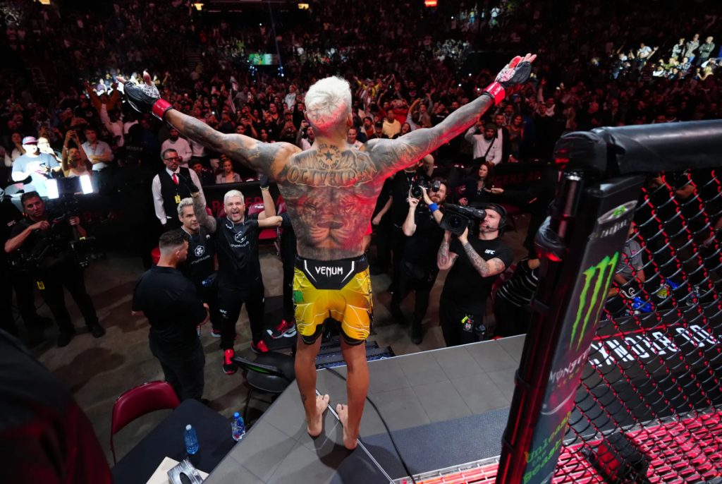 Charles Oliveira UFC walkout