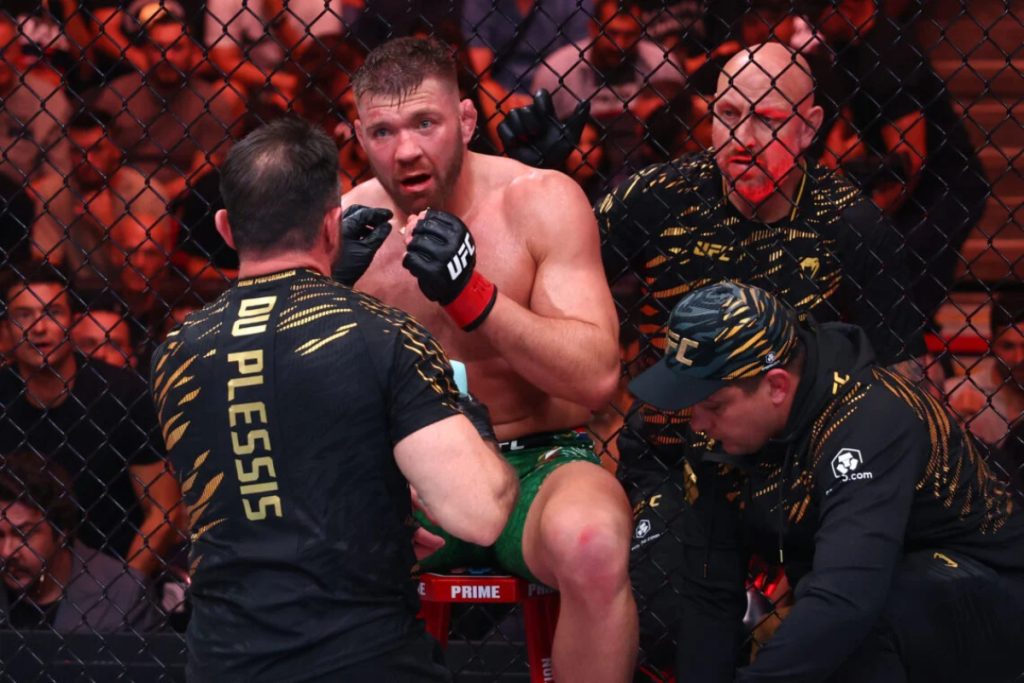 Dricus du Plessis UFC 319 corner