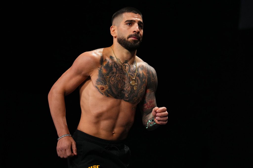 Ilia Topuria UFC weigh-in