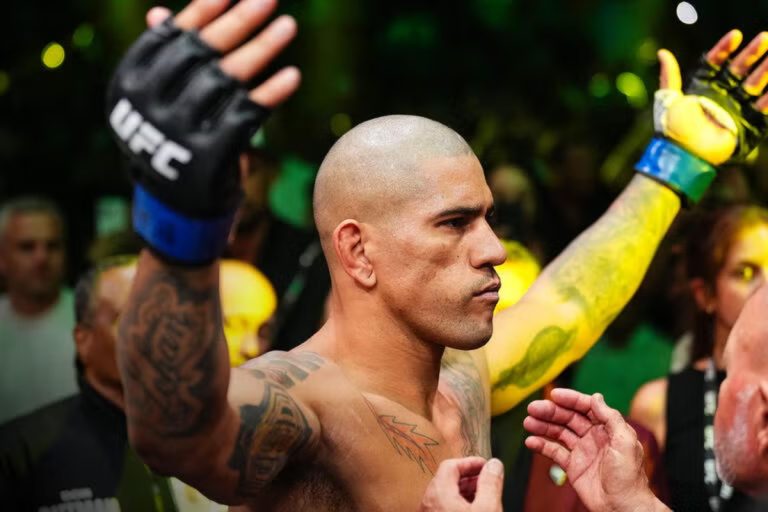 Alex Pereira UFC walkout prep point