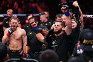 Islam Makhachev defeats Jack Della Maddalena at UFC 322