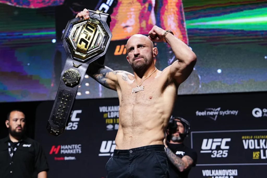 Alexander Volkanovski UFC 325 weigh ins