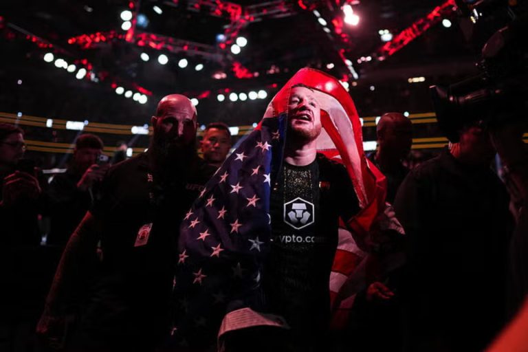 Justin Gaethje walks out of arena after UFC win