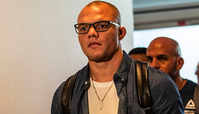 Anthony Smith Anthony Smith